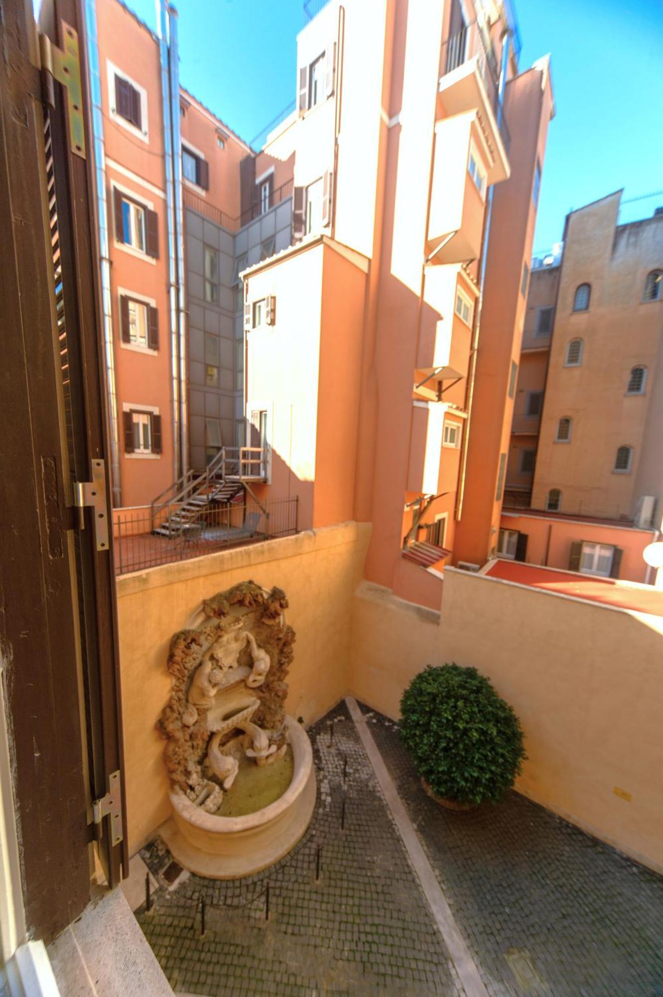 Bernini Stay, Next To Trevi Fountain Rome Luaran gambar
